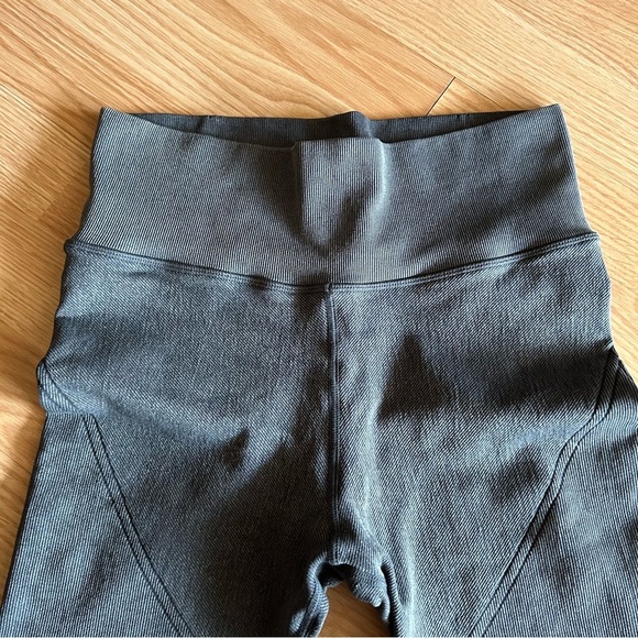 Aerie Offline Gray Ribbed High Rise Leggings Medium - Picture 4 of 8